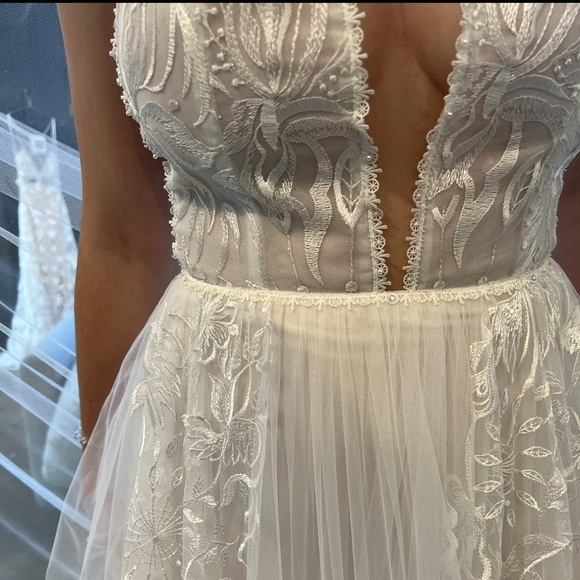 Chloe Rish Bridal Wedding Gown - Picture 4 of 7